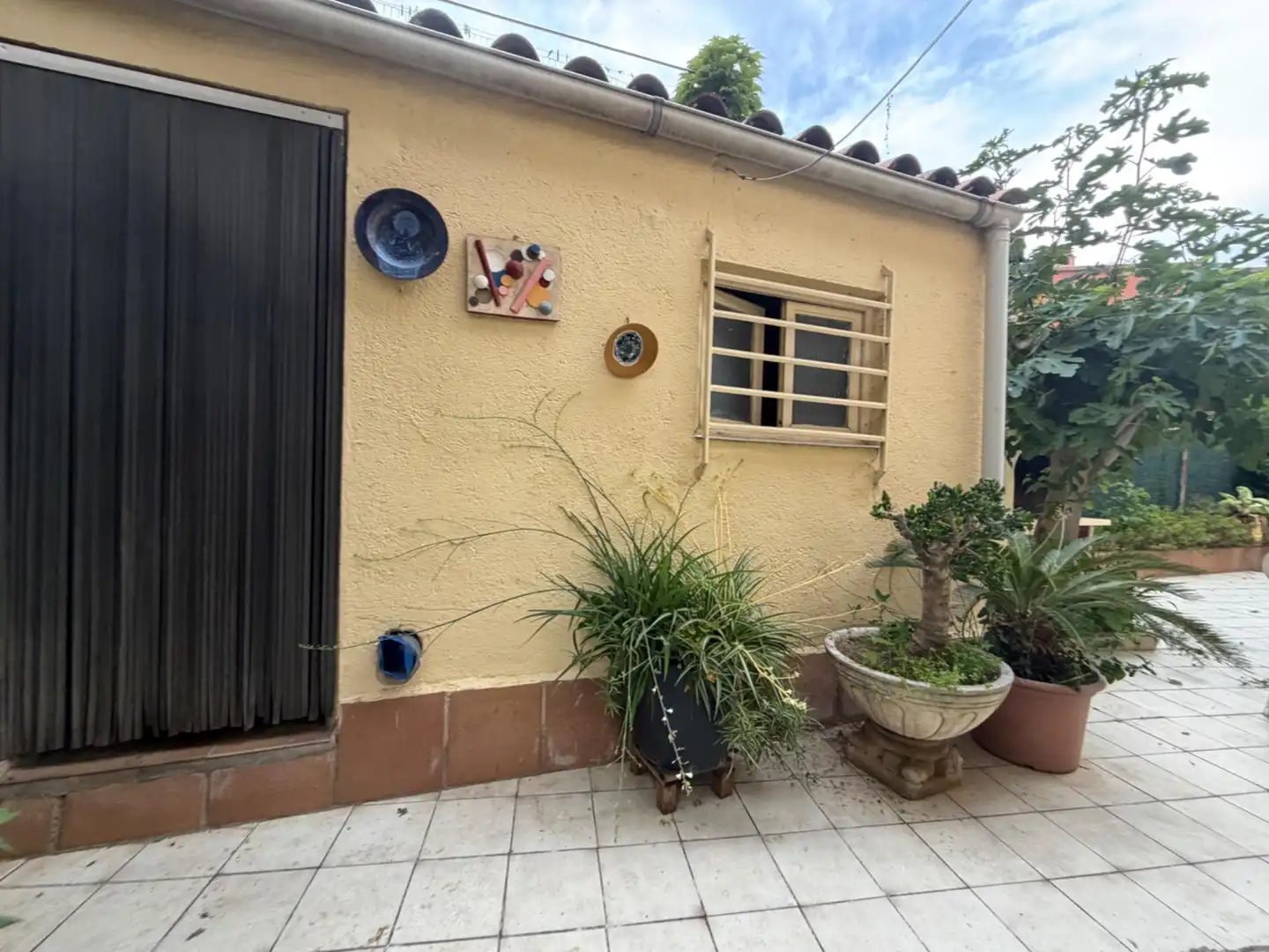 Außenansicht von Haus oder Chalet zum Verkauf in Barberà del Vallès mit Heizung, Privatgarten und Terrasse