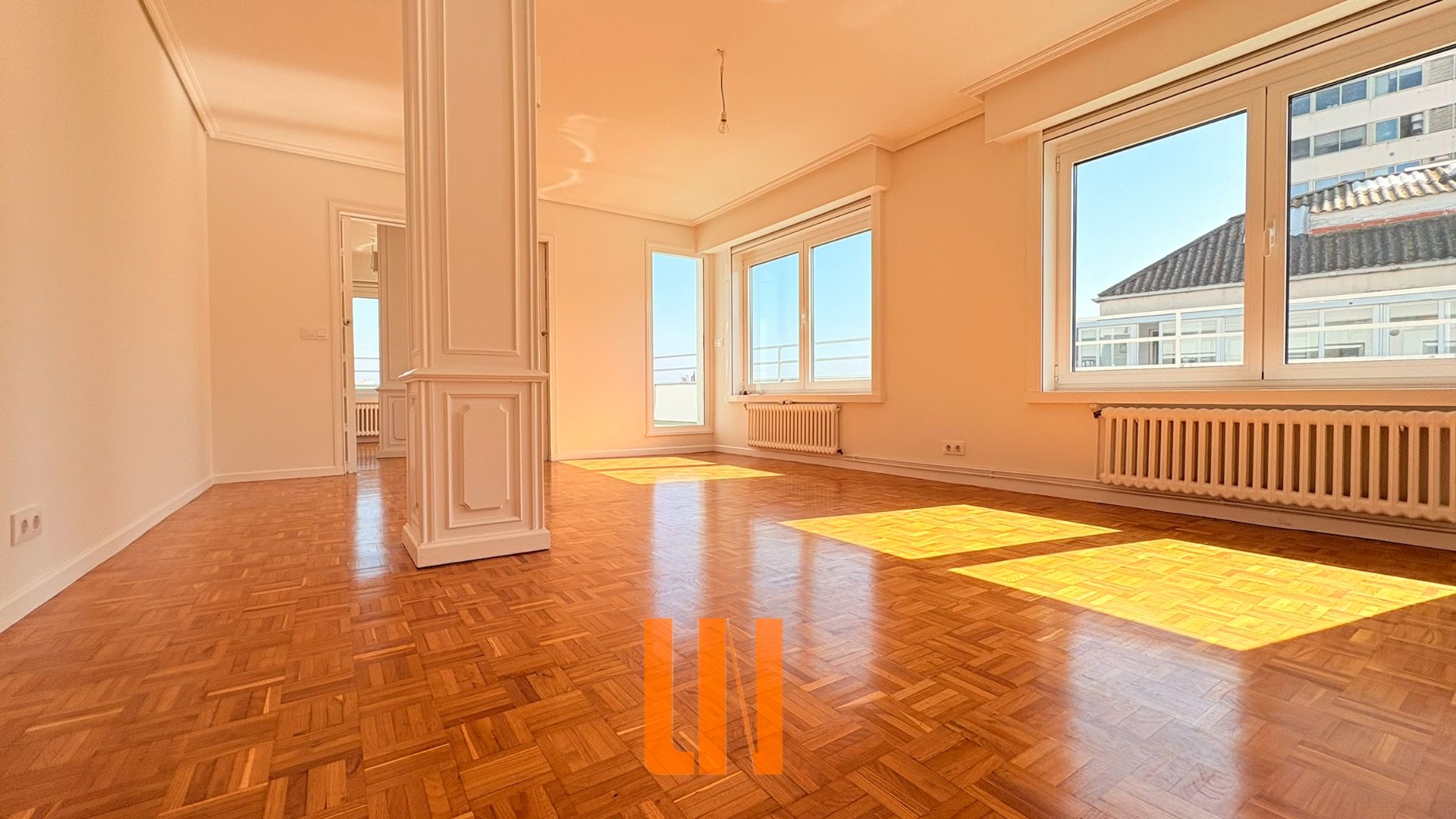 Living room of Flat for sale in A Coruña Capital   with Heating, Parquet flooring and Terrace