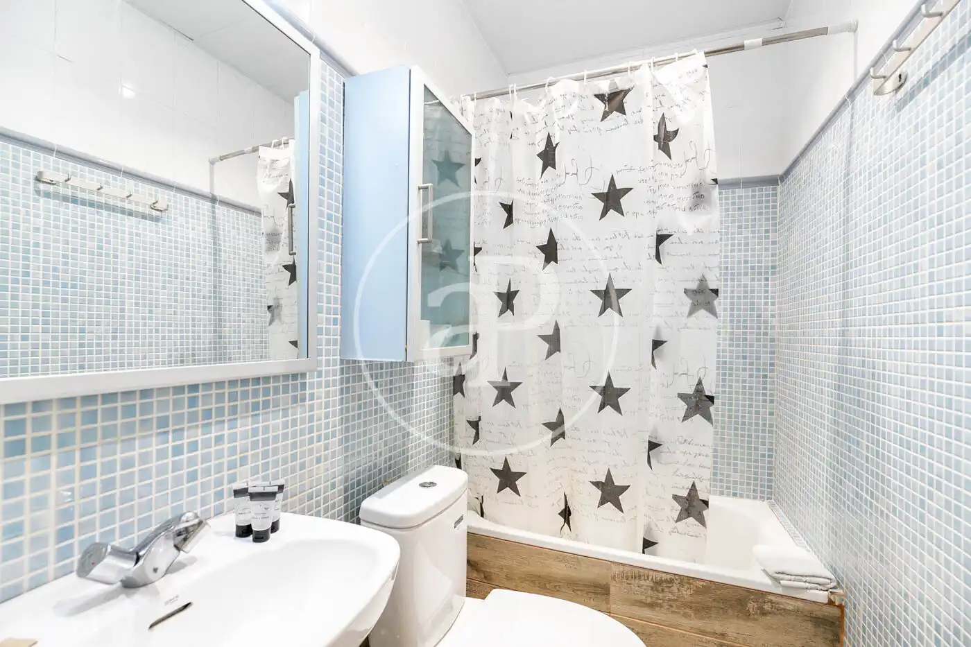 Badezimmer von Wohnung zum Verkauf in Barcelona mit Klimaanlage, Heizung und Möbliert