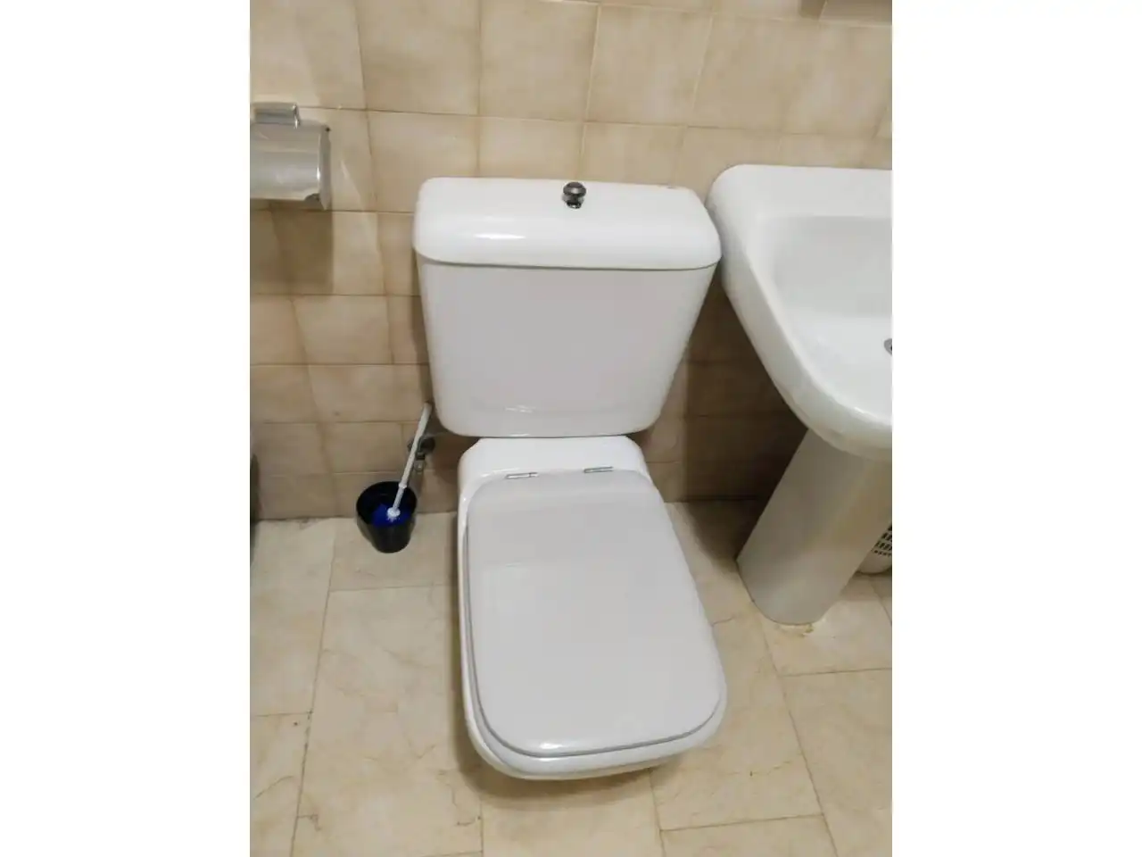 Bathroom of Flat for rent in Burgos  with Heating, Parquet flooring and Terrace