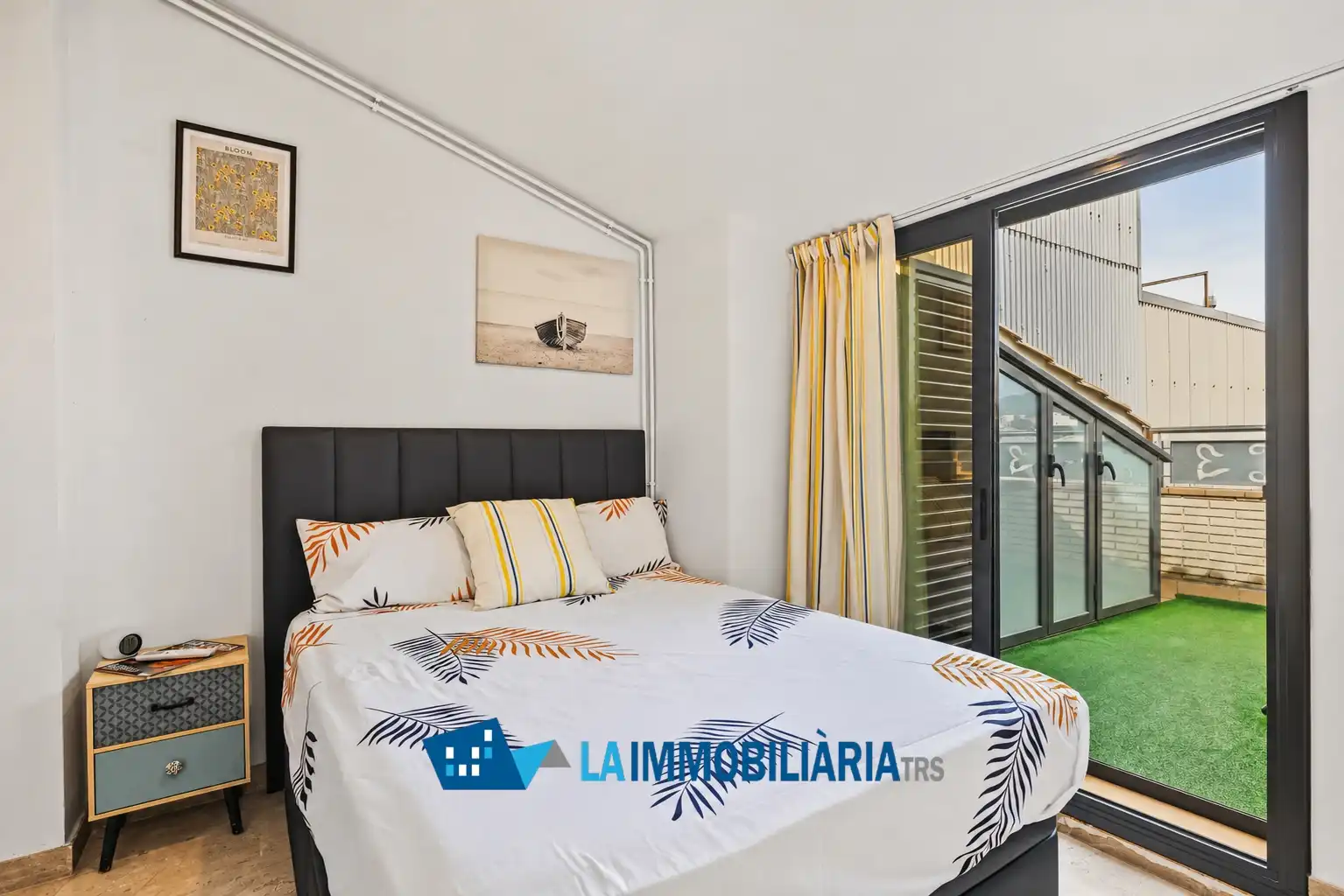 Habitación de Dúplex en venta en Terrassa con Aire acondicionado, Calefacción y Terraza