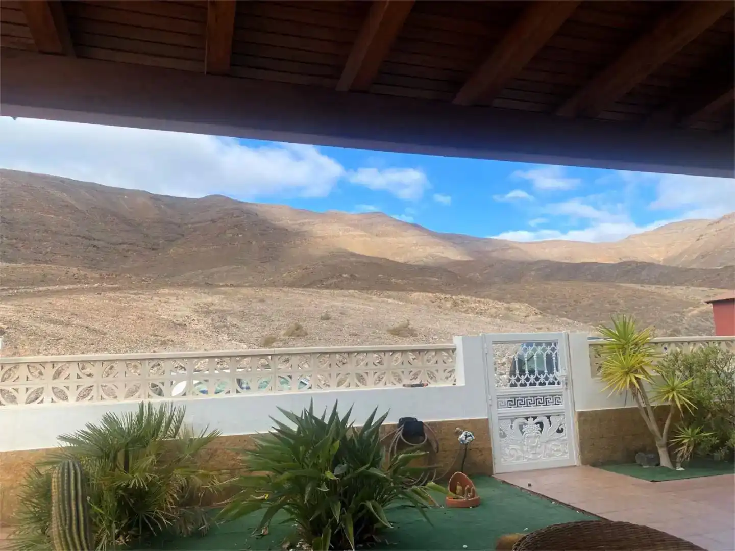 Vista exterior de Casa o xalet en venda en Tuineje amb Aire condicionat, Piscina i Balcó