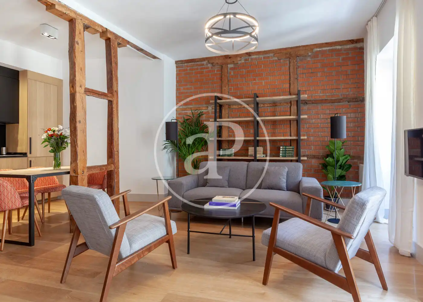 Flat for rent in Calle de Sta. María, Cortes - Huertas