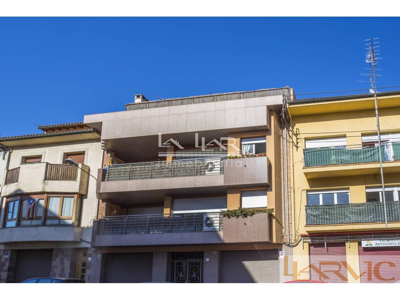 Vista exterior de Casa o xalet en venda en Vic amb Aire condicionat, Jardí privat i Terrassa