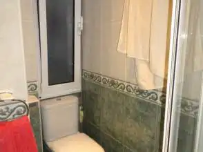 Badezimmer von Wohnung zur Miete in Gijón  mit Heizung, Parkett und Möbliert