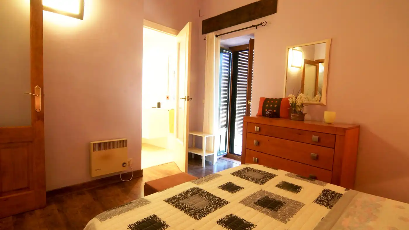 Dormitori de Casa adosada en venda en Garcia amb Aire condicionat, Calefacció i Terrassa