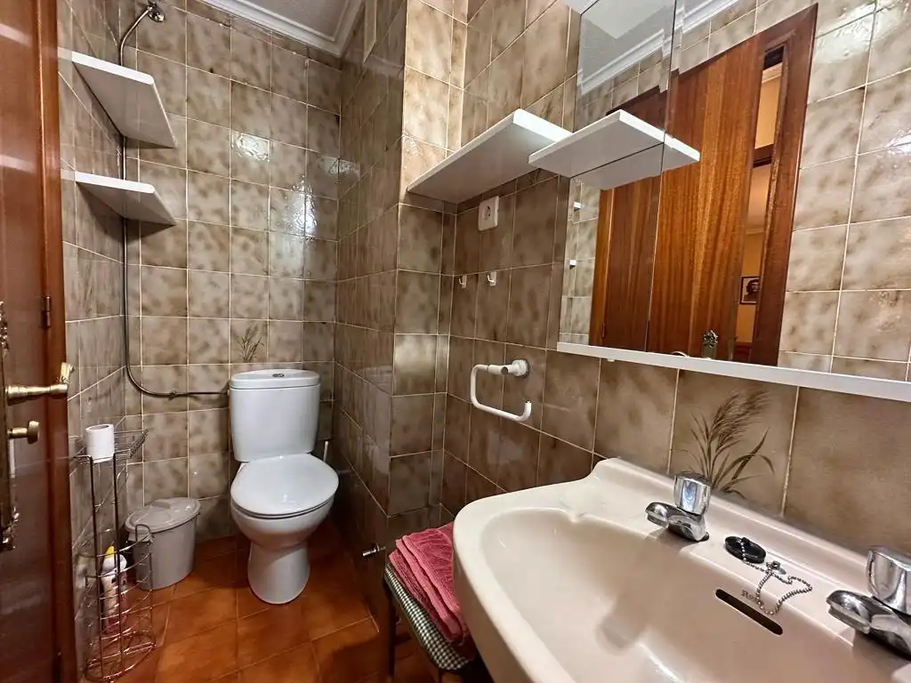 Bathroom of Flat for rent in Santander  with Heating, Parquet flooring and Furnished
