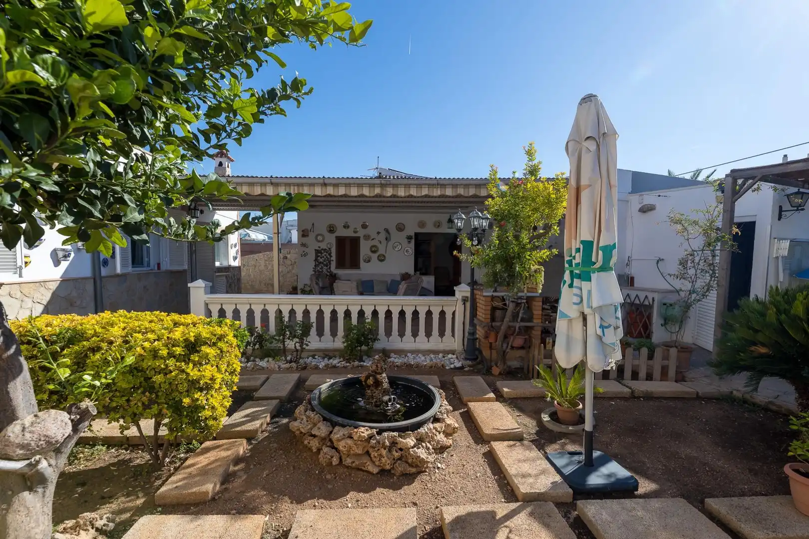 Exterior view of Houses for sale in Llevant