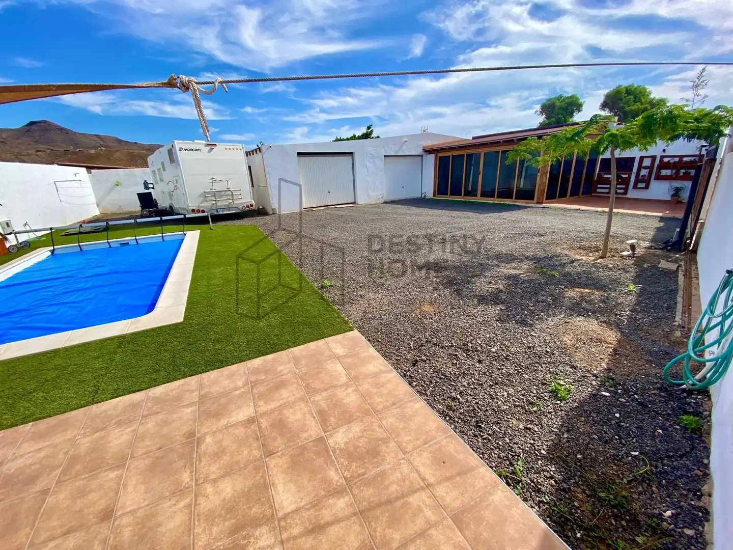 Vista exterior de Casa o chalet en venta en Tuineje con Jardín privado, Piscina y Amueblado