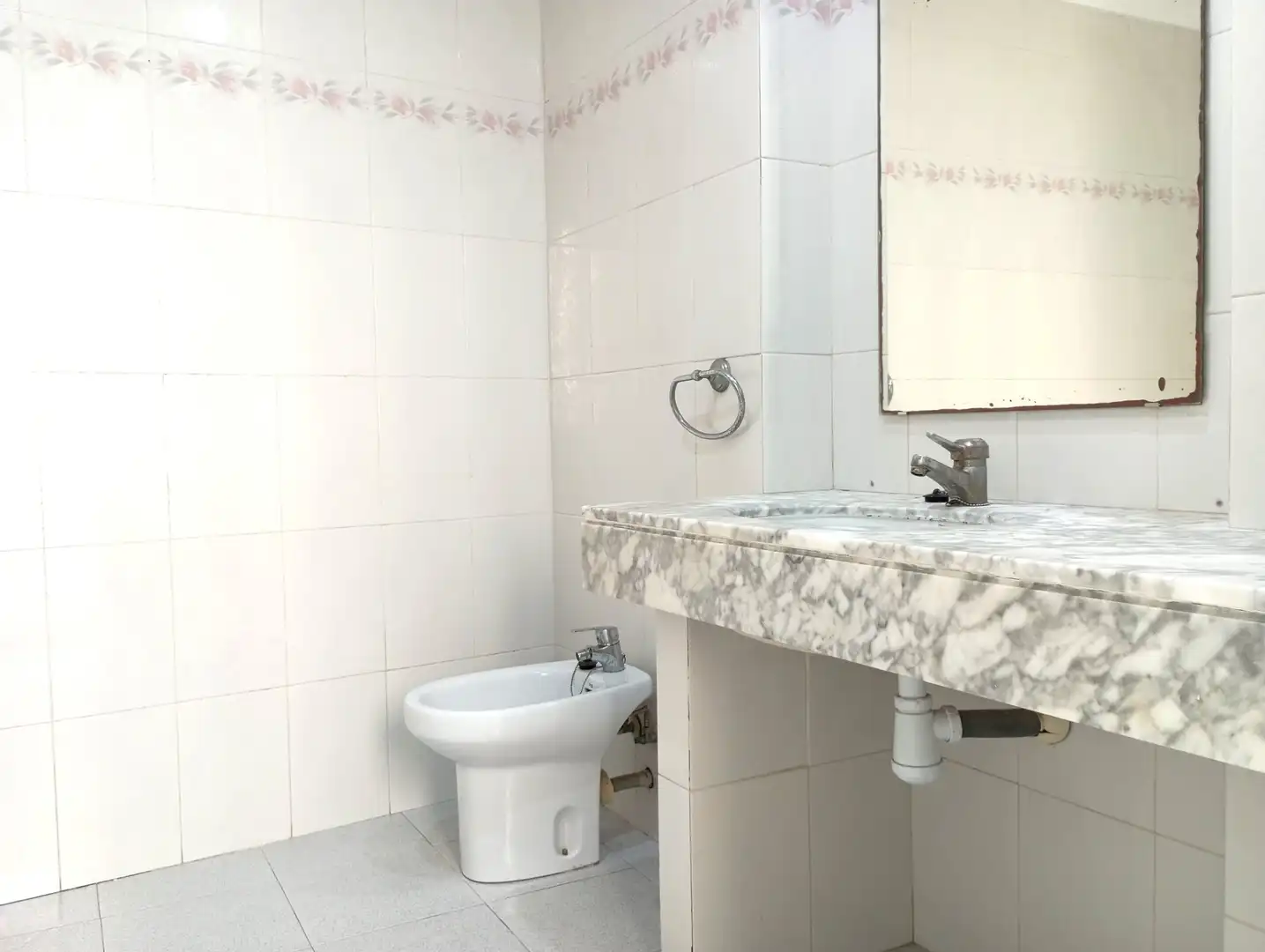 Baño de Piso en venta en Salt con Calefacción, Trastero y Horno