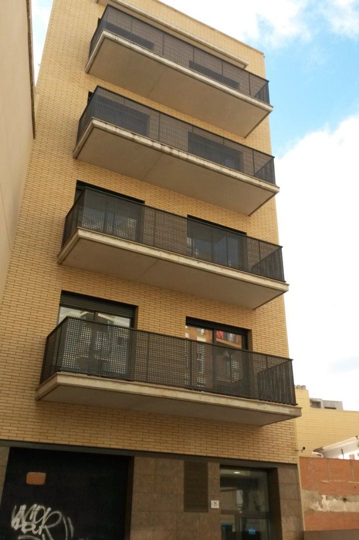 Vista exterior de Local en venda en L'Hospitalet de Llobregat