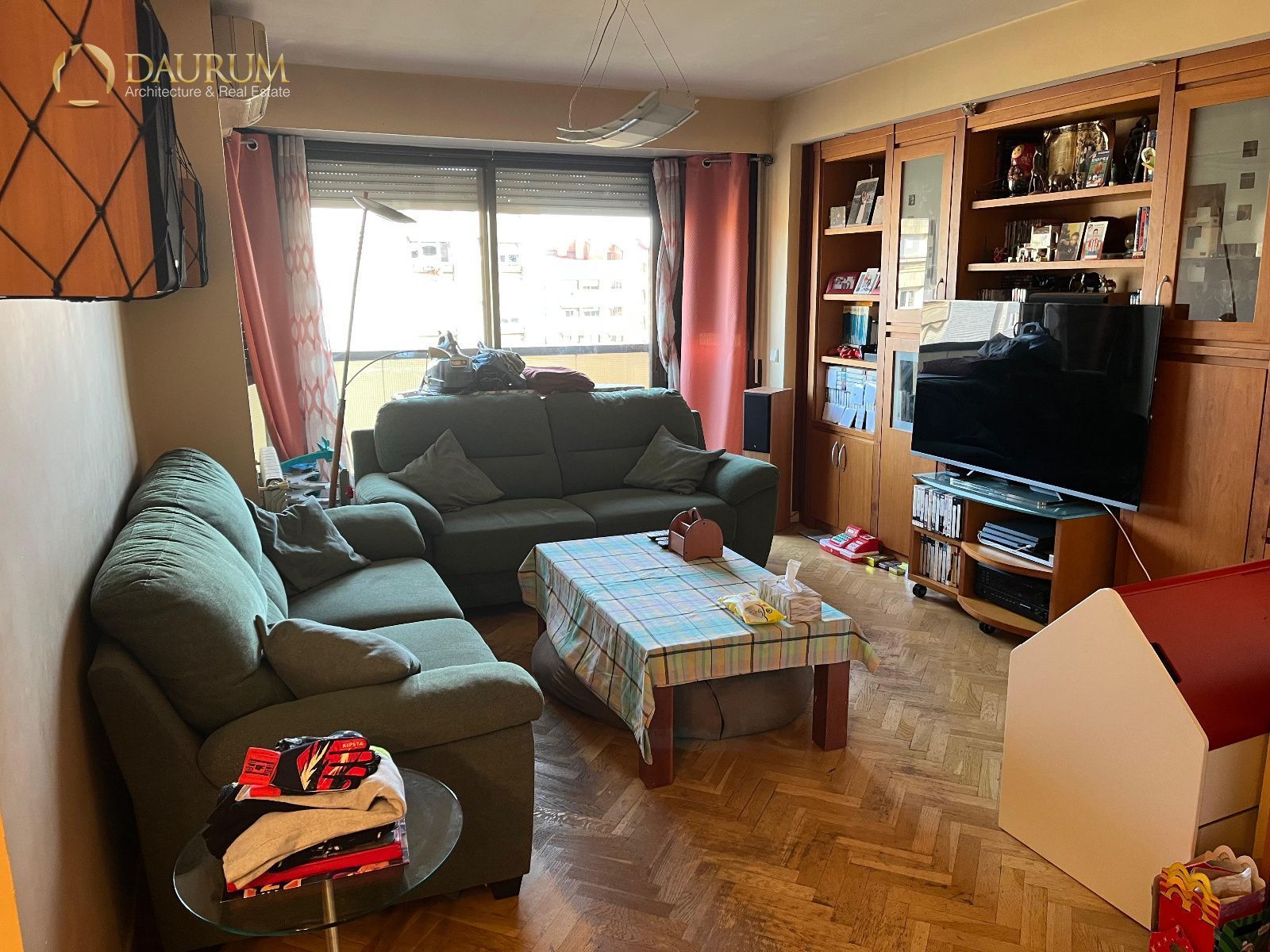 Sala d'estar de Pis en venda en  Madrid Capital amb Aire condicionat, Calefacció i Parquet