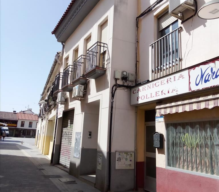 Vista exterior de Pis en venda en Pinto