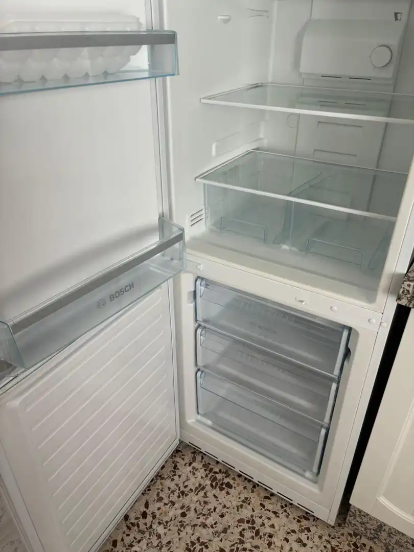 Cuina de Apartament per a compartir en Murcia amb Moblat, Forn i Rentadora