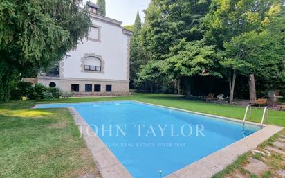 Piscina de Casa o xalet en venda en San Lorenzo de El Escorial amb Calefacció, Jardí privat i Terrassa