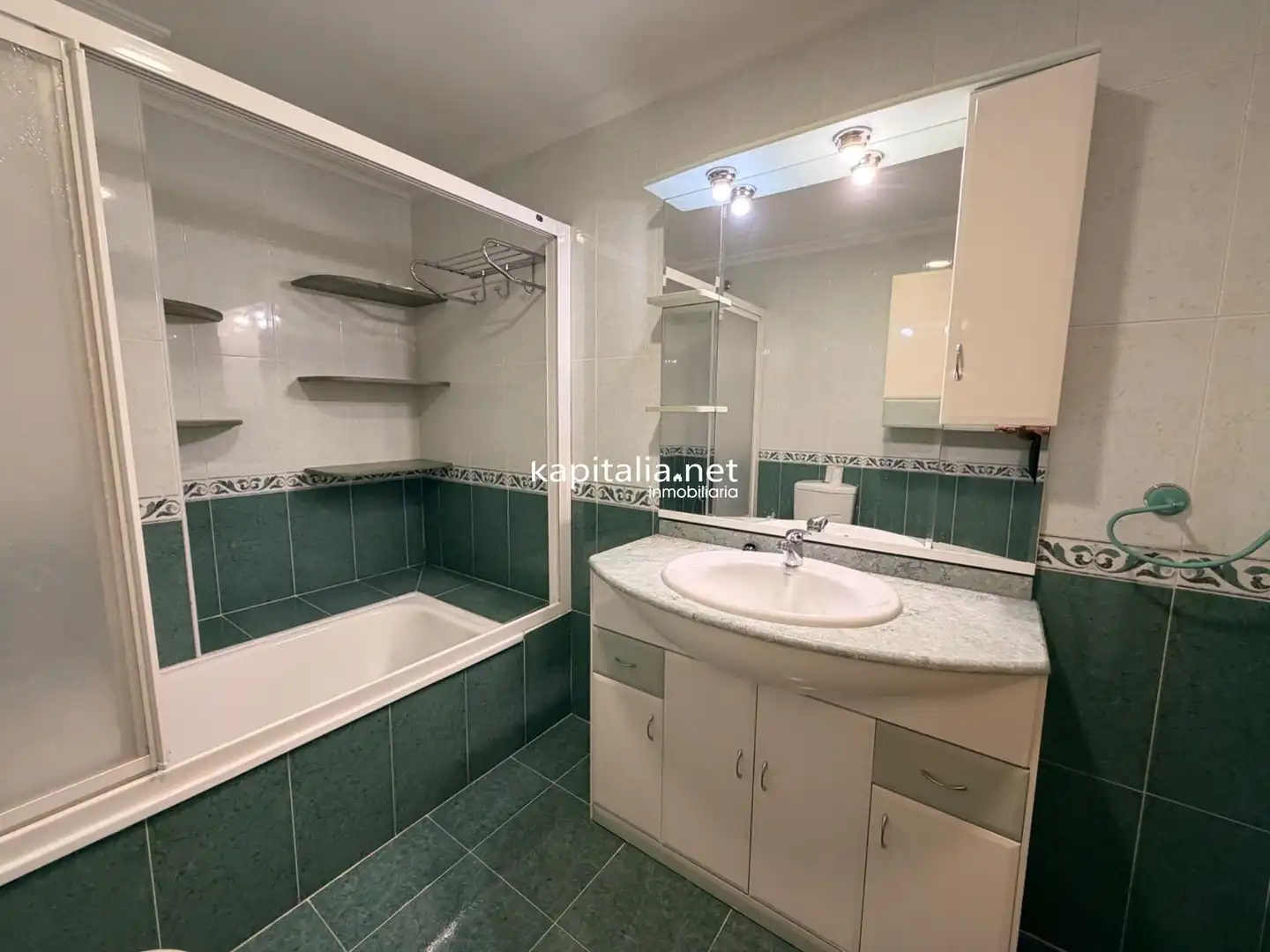 Bathroom of Flat for sale in Alcoy / Alcoi  with Air Conditioner, Heating and Private garden
