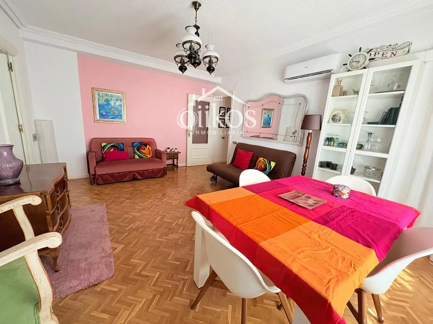 Sala d'estar de Pis en venda en Salamanca amb Calefacció, Parquet i Terrassa