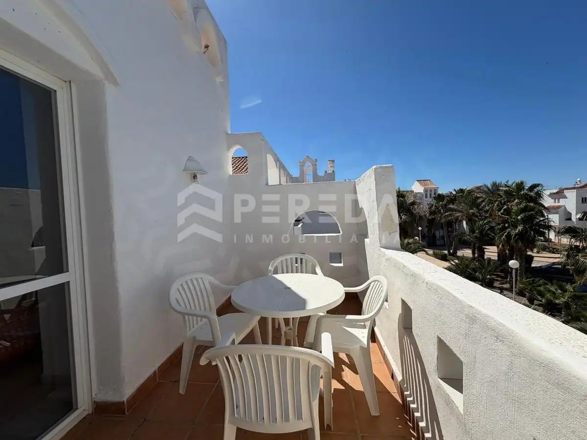 Terraza de Apartamento en venta en Roquetas de Mar con Aire acondicionado, Terraza y Piscina comunitaria