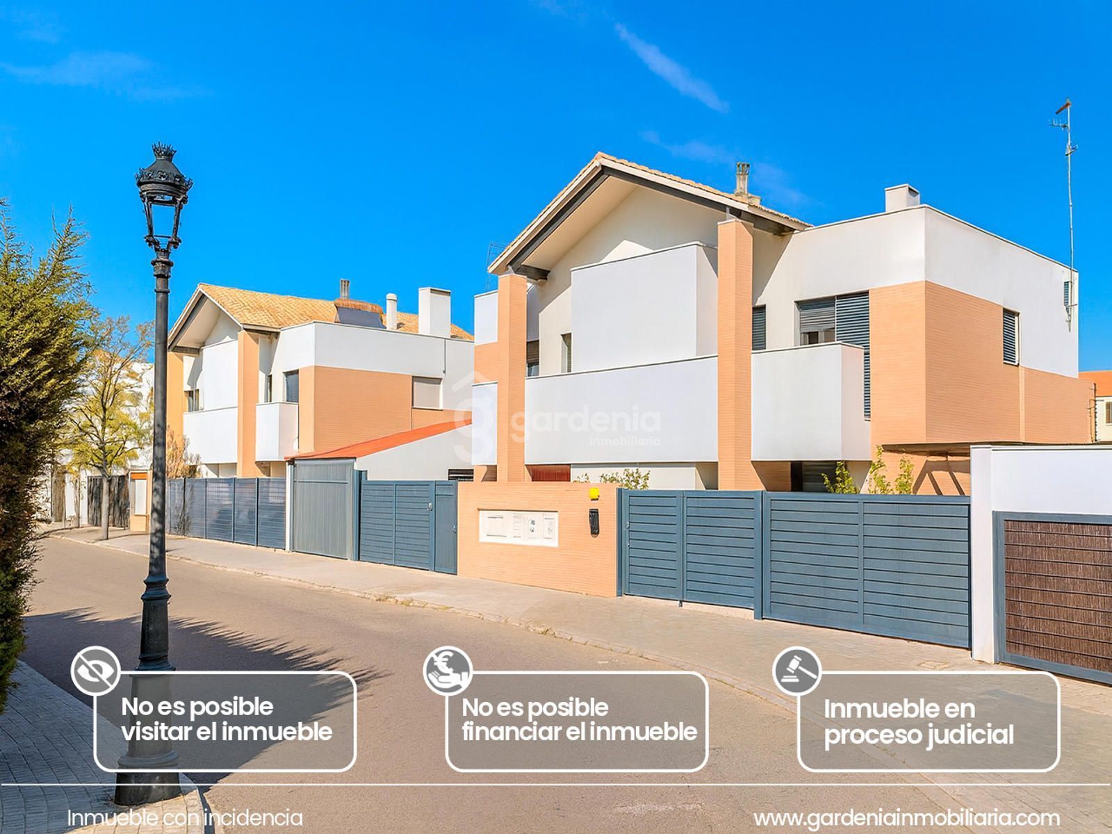 Vista exterior de Casa o xalet en venda en Espartinas amb Aire condicionat, Calefacció i Terrassa