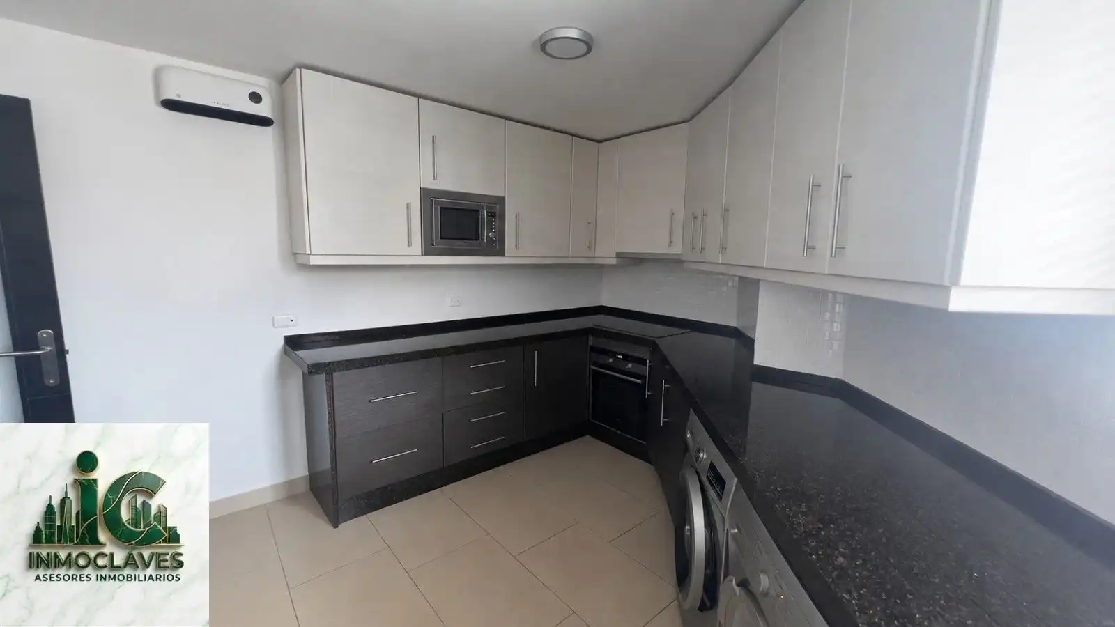 Kitchen of Detached homes for sale in Algeciras  with Air Conditioner, Heating and Private garden