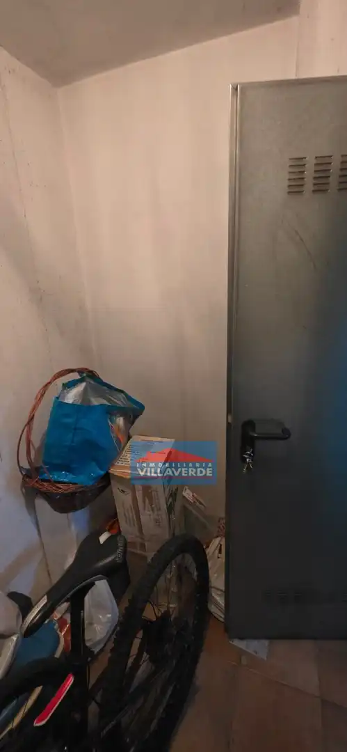 Piso en venta en Cangas  con Calefacción, Trastero y Amueblado