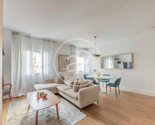 Sala d'estar de Pis de lloguer en  Madrid Capital amb Aire condicionat, Calefacció i Moblat