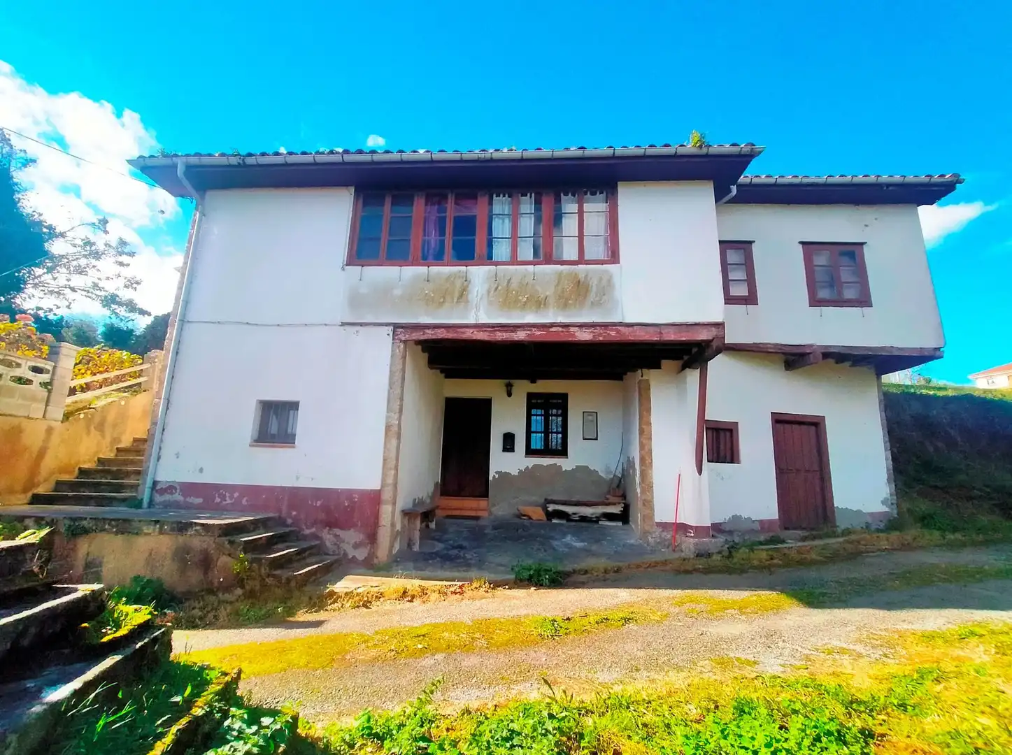 Vista exterior de Finca rústica en venda en Salas amb Calefacció, Jardí privat i Traster