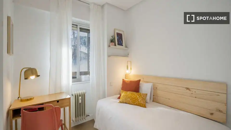 Bedroom of Flat for share in Moncloa - Aravaca