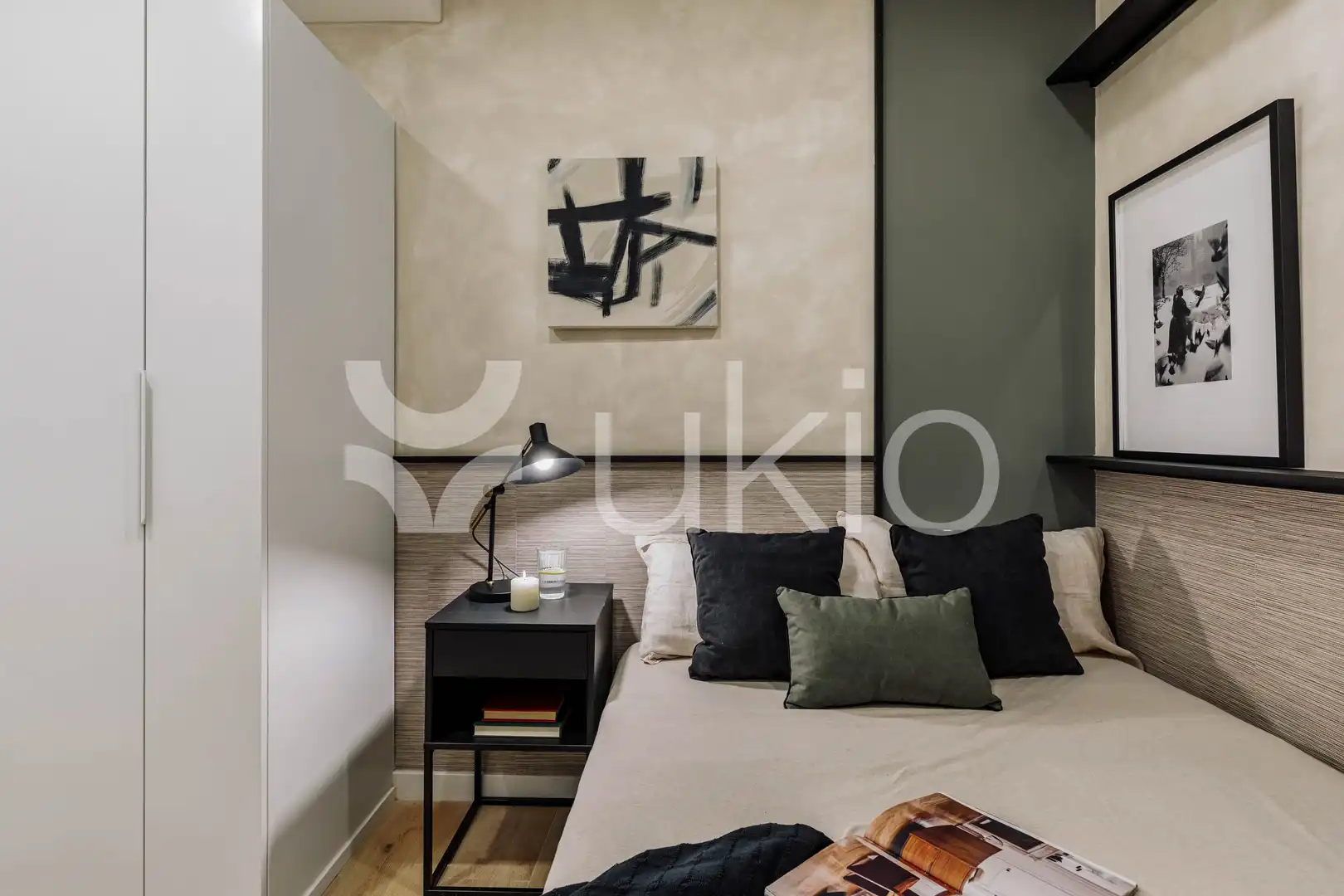 Dormitori de Apartament de lloguer en Barcelona amb Aire condicionat, Calefacció i Moblat