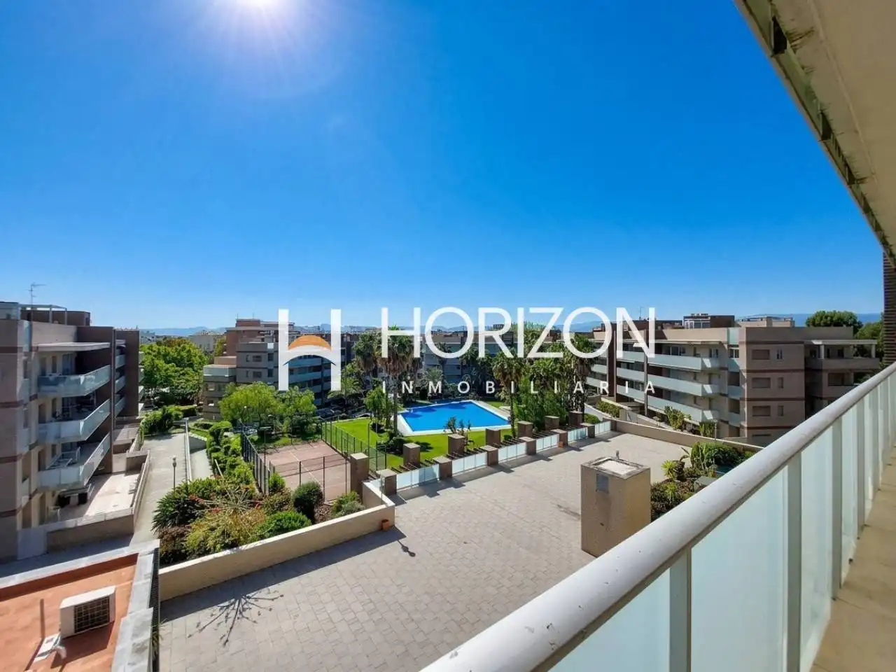 Außenansicht von Wohnungen zum Verkauf in Salou mit Klimaanlage, Heizung und Terrasse