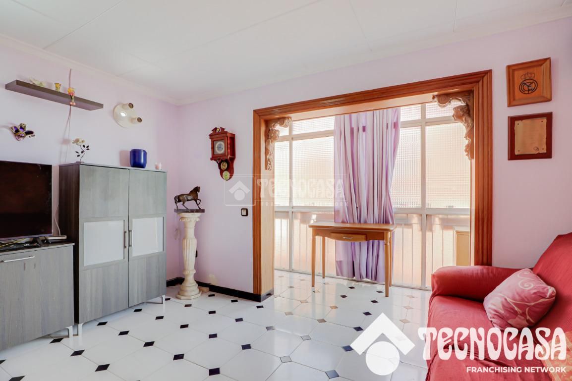 Bedroom of Flat for sale in Santa Coloma de Gramenet  with Balcony