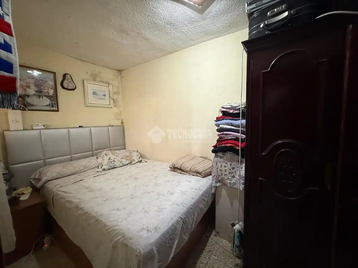 Bedroom of Flat for sale in Madrid