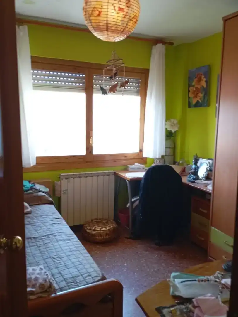 Dormitori de Pis en venda en La Almunia de Doña Godina  amb Balcó