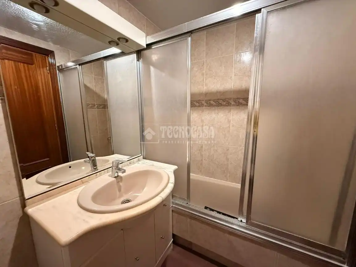 Bany de Pis en venda en Madrid amb Calefacció