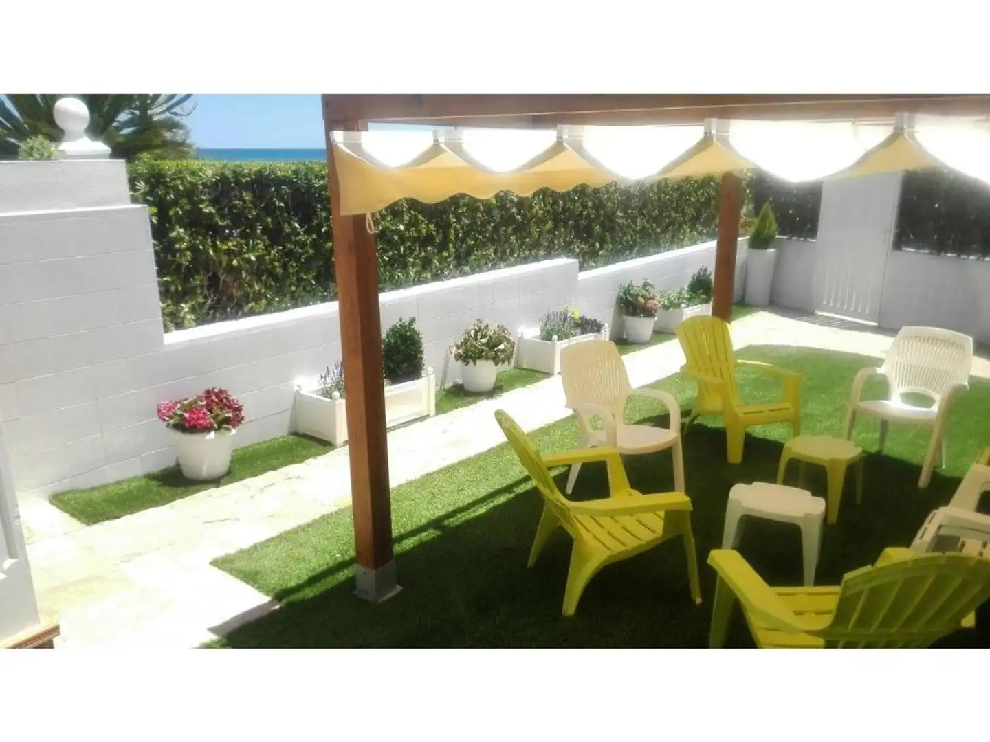 Terraza de Casa adosada en venta en El Puig de Santa Maria con Aire acondicionado, Calefacción y Jardín privado