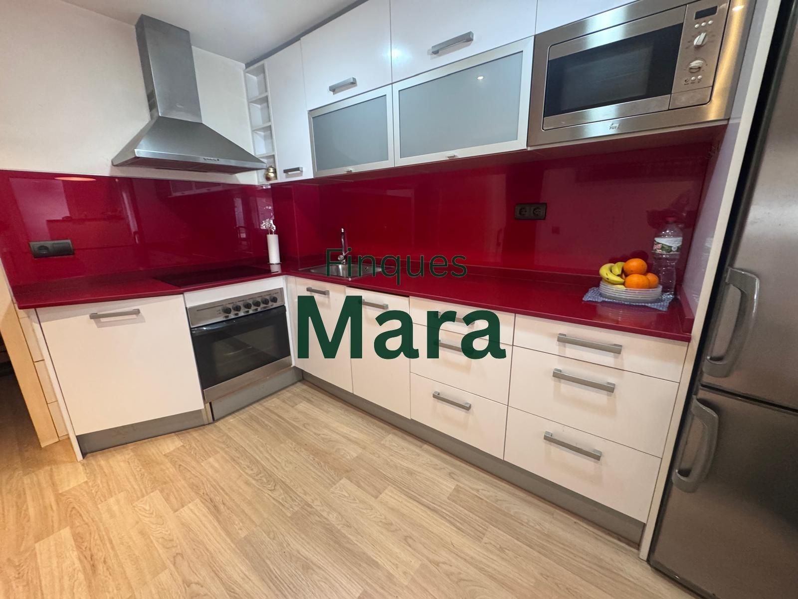 Cocina de Piso en venta en Sant Boi de Llobregat con Parquet y Balcón