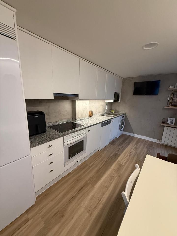 Kitchen of Planta baja for sale in  Zaragoza Capital  with Air Conditioner, Heating and Parquet flooring