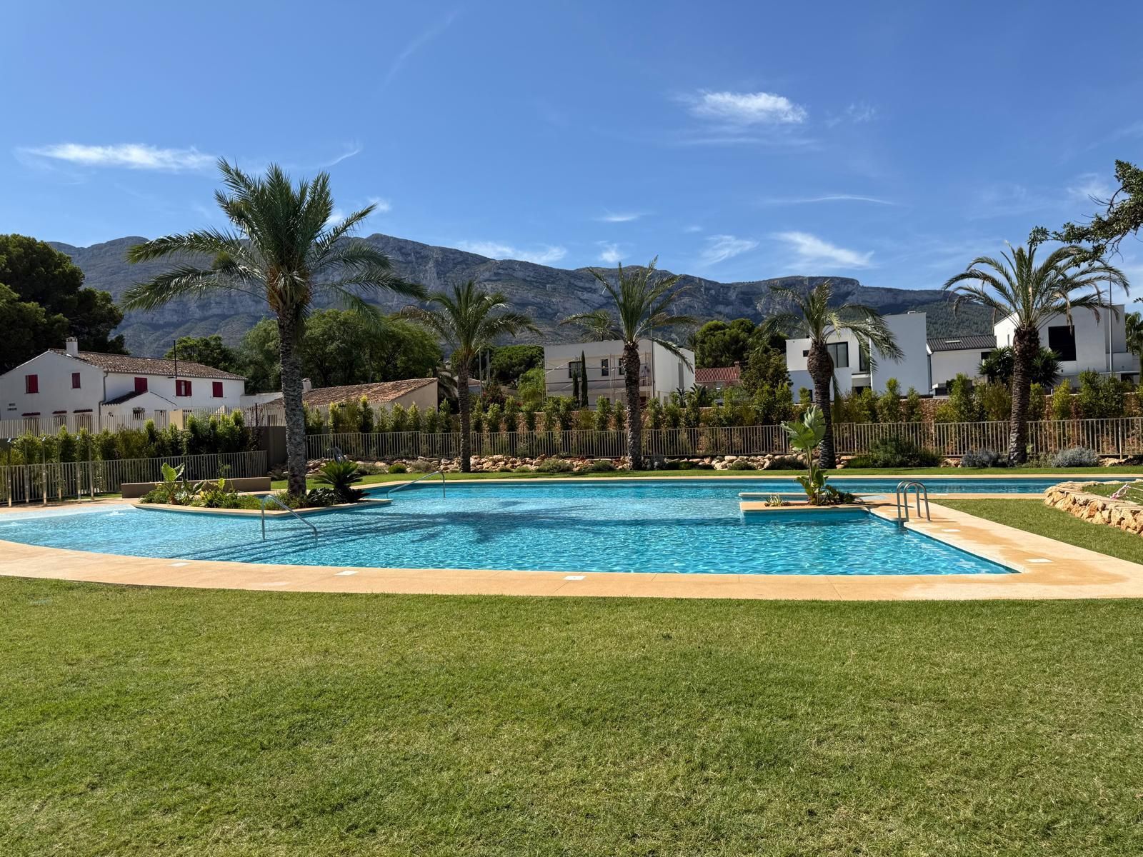 Swimming pool of Flat for sale in Dénia  with Air Conditioner, Private garden and Storage room