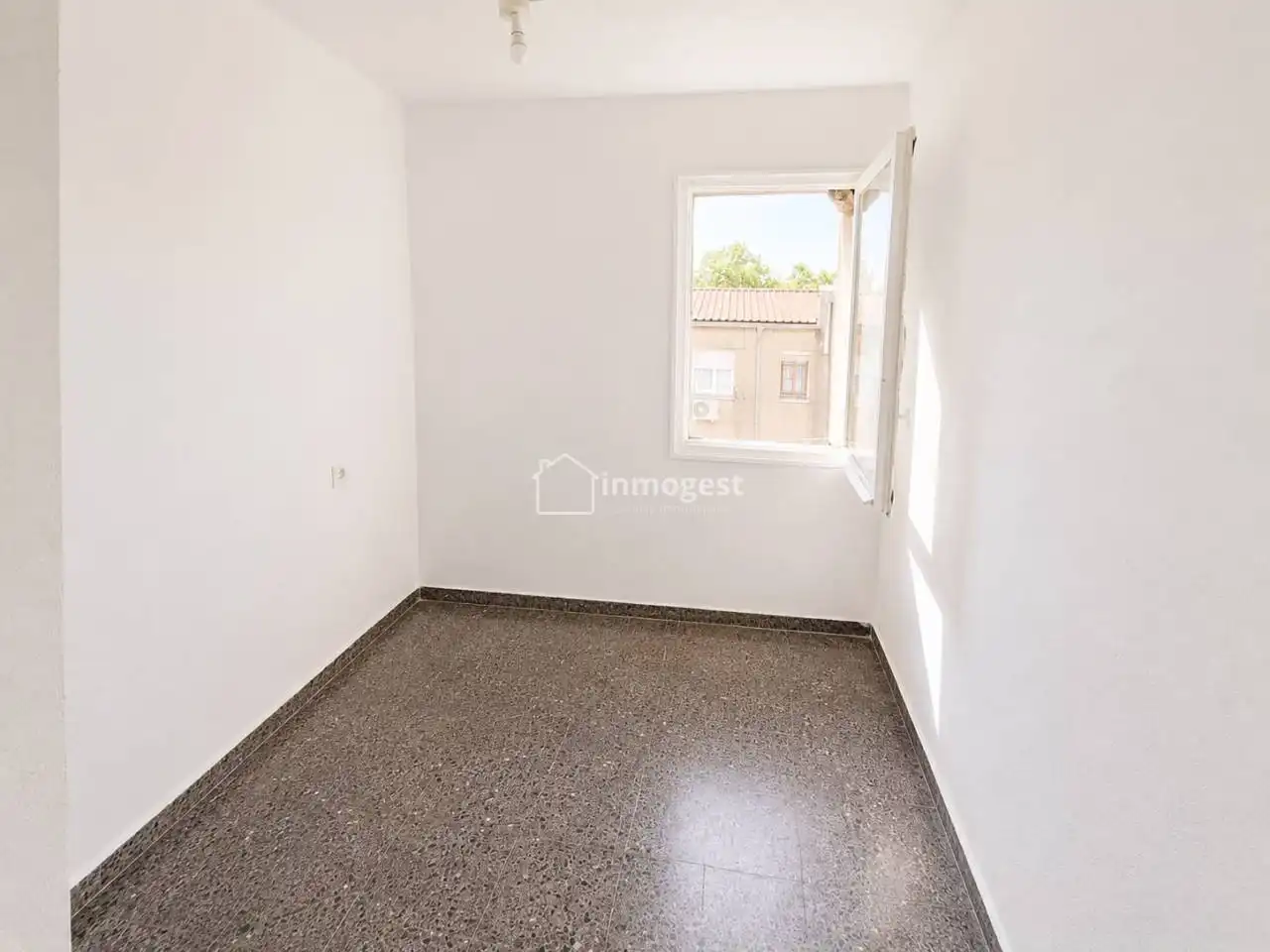 Habitación de Piso en venta en Girona con Calefacción, Amueblado y Balcón