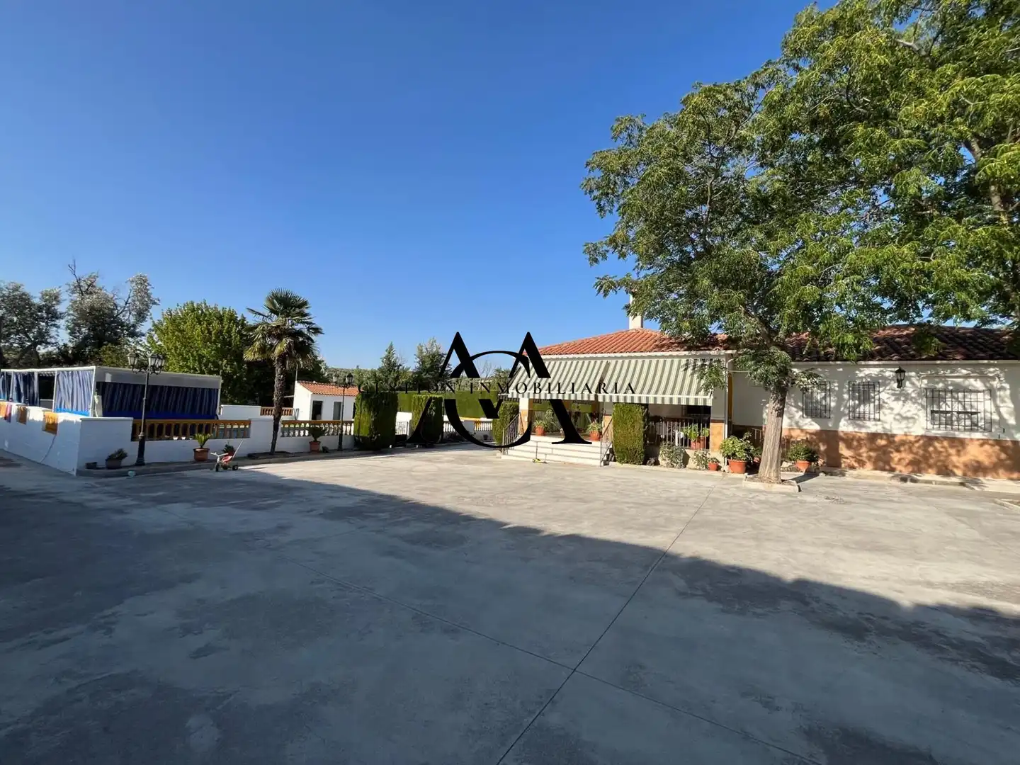 Außenansicht von Haus oder Chalet zum Verkauf in Lucena mit Terrasse