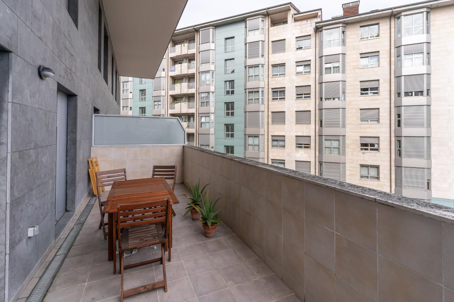 Terrassa de Pis en venda en Oviedo  amb Calefacció, Terrassa i Traster