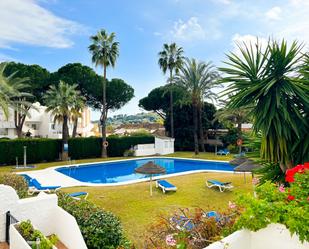 Jardí de Casa adosada en venda en Marbella amb Aire condicionat, Terrassa i Moblat