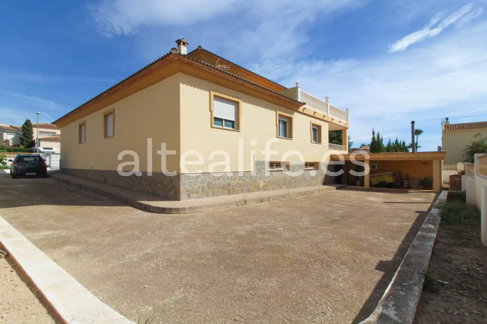 Außenansicht von Haus oder Chalet zum Verkauf in La Nucia mit Privatgarten, Terrasse und Abstellraum