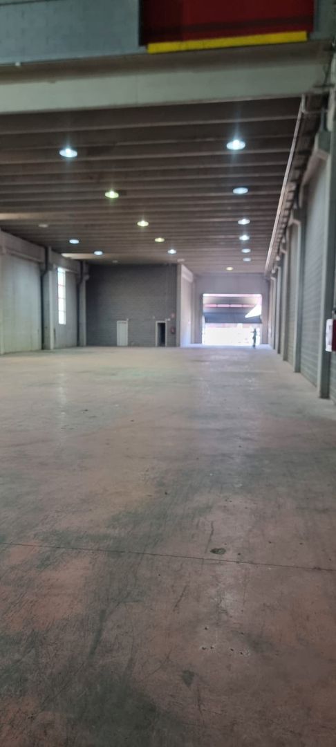 Nau industrial de lloguer a Vinyets - Molí Vell