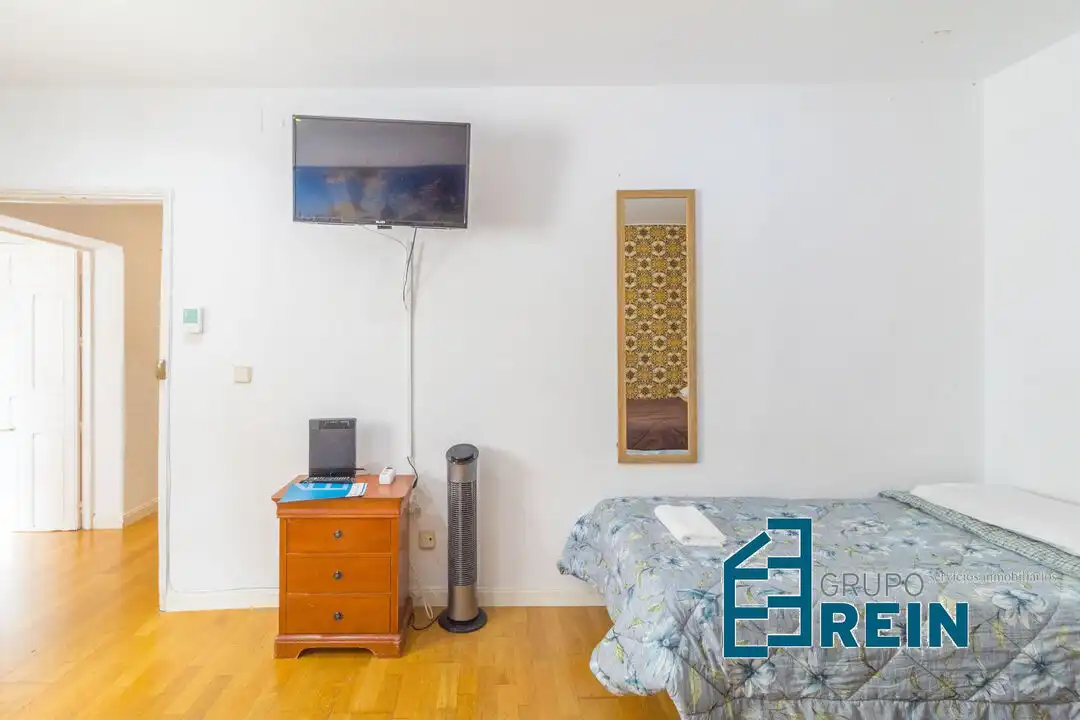 Schlafzimmer von Wohnung zum Verkauf in Madrid mit Klimaanlage und Heizung