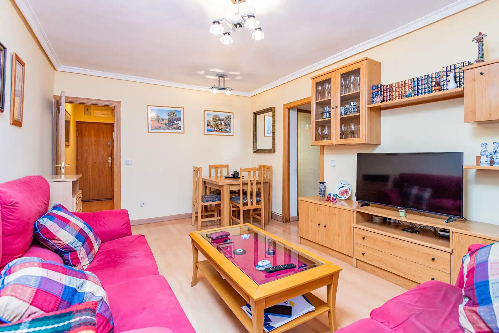 Living room of Ground floor for sale in Madrid  with Heating and Furnished