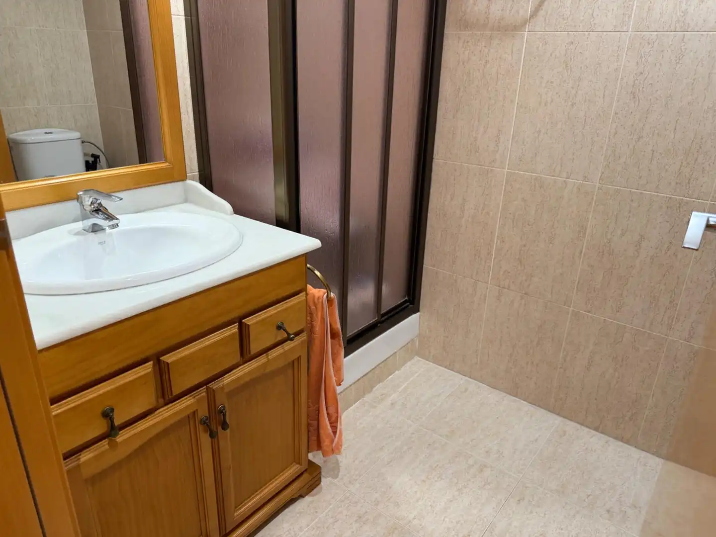 Badezimmer von Wohnung zum Verkauf in Mataró mit Klimaanlage, Heizung und Parkett