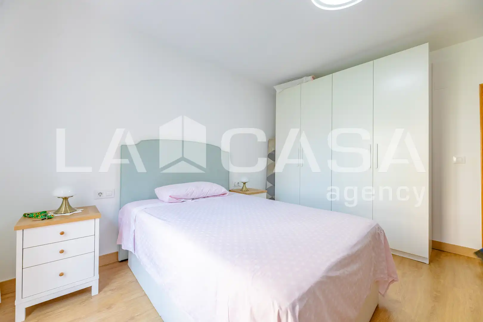 Piso con ascensor en venta en Plaza HONDURAS, imagen 3