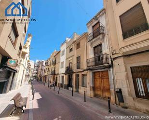 Vista exterior de Casa adosada en venda en Castellón de la Plana / Castelló de la Plana amb Balcó