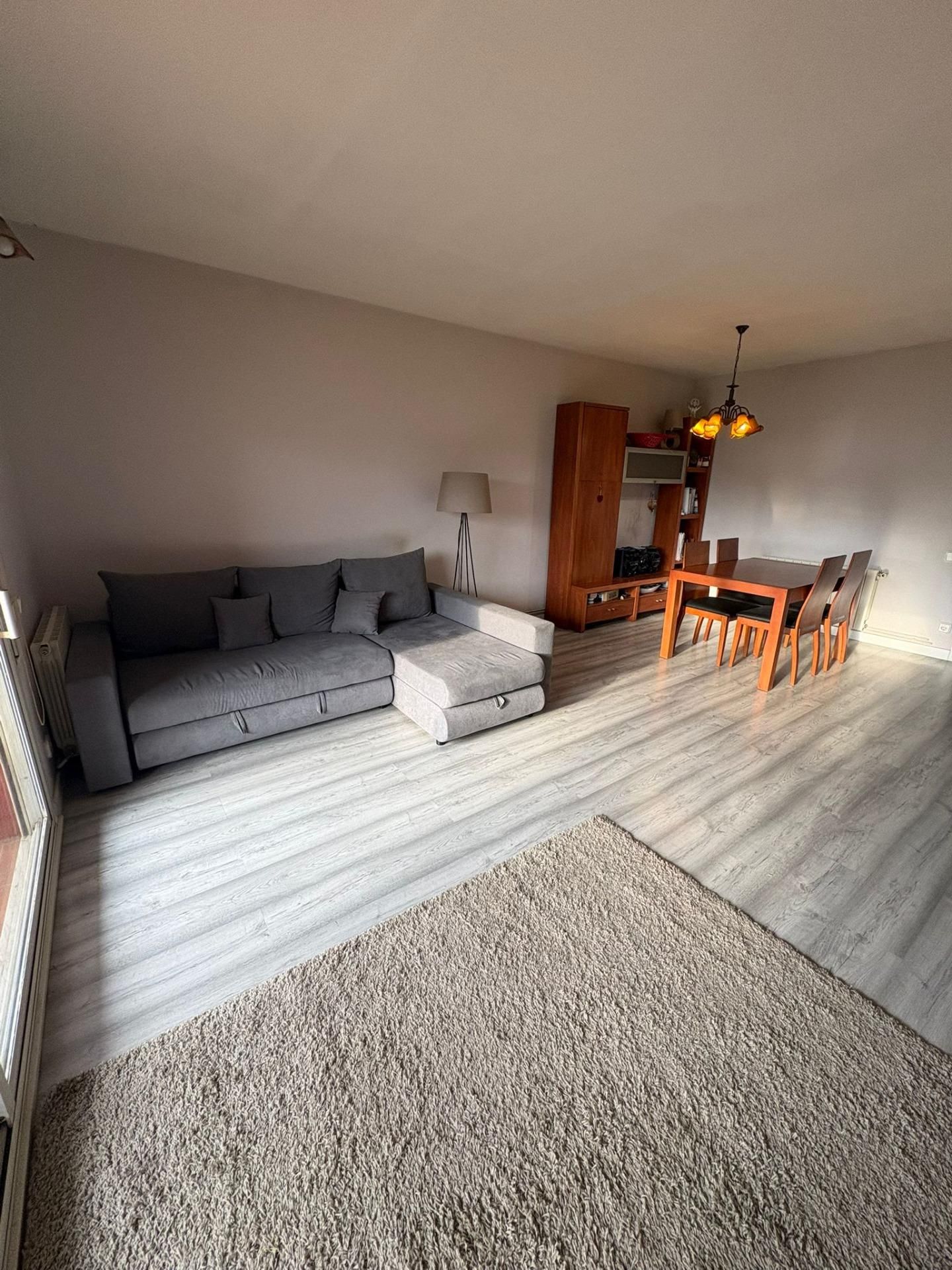 Sala de estar de Casa adosada en venta en Castellar del Vallès con Jardín privado, Parquet y Terraza